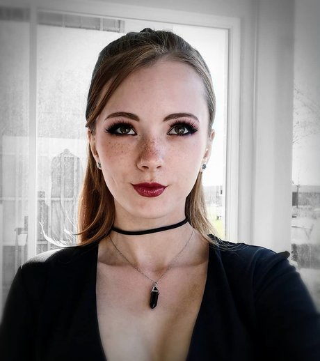 Nacktes geleaktes OnlyFans-Foto von Nekuma