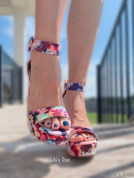 Nacktes geleaktes OnlyFans-Foto von Lilas Toes