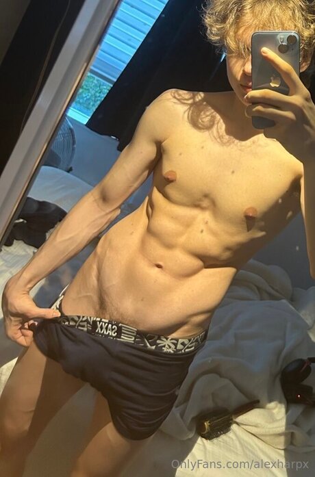 Nacktes geleaktes OnlyFans-Foto von Alexharpx