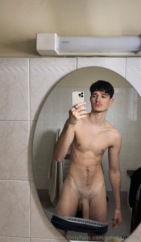 Nacktes geleaktes OnlyFans-Foto von Esteban Hots