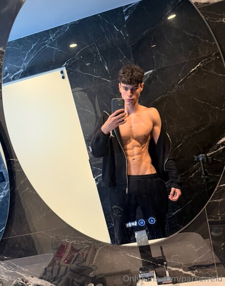 Nacktes geleaktes OnlyFans-Foto von Parkerreid