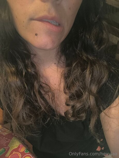 Nacktes geleaktes OnlyFans-Foto von Heyyiaa