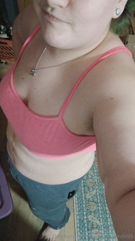 Nacktes geleaktes OnlyFans-Foto von Mommagremlin95