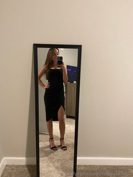 Nacktes geleaktes OnlyFans-Foto von Laineylynn21