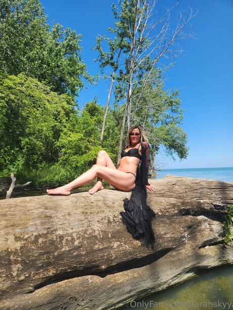 Nacktes geleaktes OnlyFans-Foto von Farahskyy