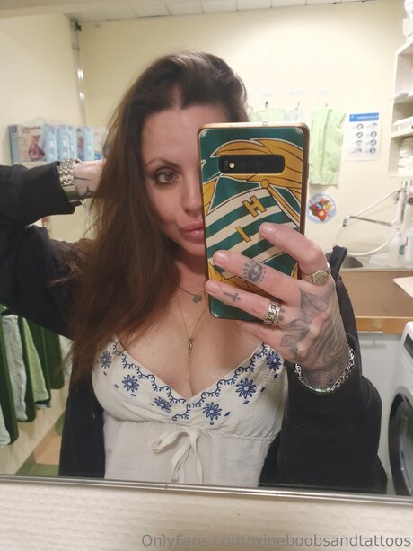Nacktes geleaktes OnlyFans-Foto von Bajenboobsandtattoos