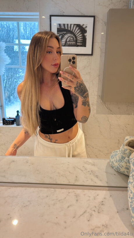 Nacktes geleaktes OnlyFans-Foto von Tilda4u