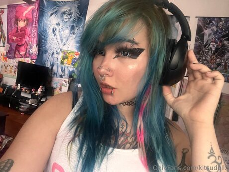 Nacktes geleaktes OnlyFans-Foto von Kitsudollx
