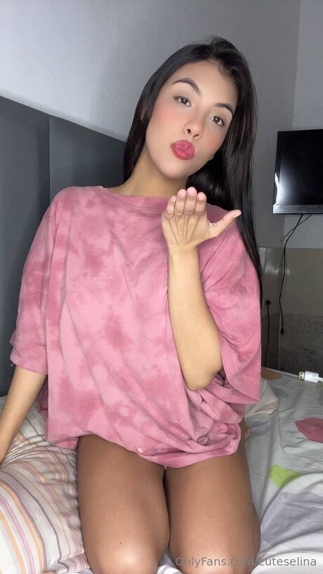 Nacktes geleaktes OnlyFans-Foto von Cuteselina