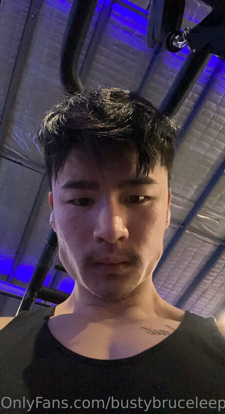 Nacktes geleaktes OnlyFans-Foto von Bustybruceleepreviews