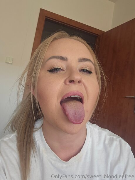 Sweet Blondieefree