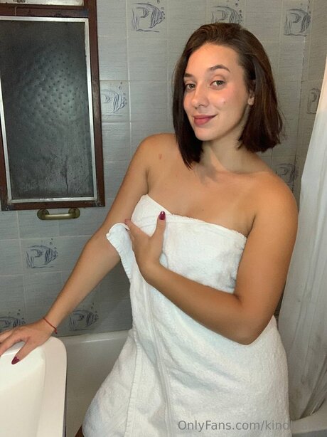 Nacktes geleaktes OnlyFans-Foto von Kindluana