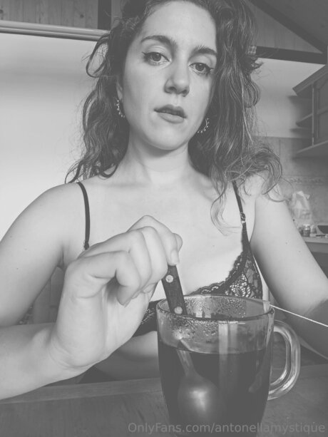 Nacktes geleaktes OnlyFans-Foto von Ladyaria Hot
