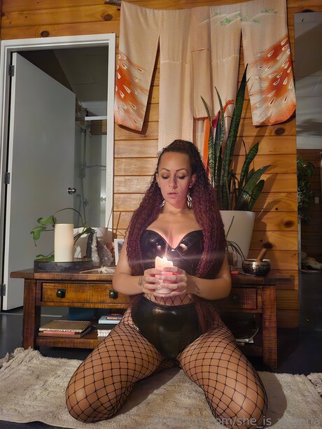 Nacktes geleaktes OnlyFans-Foto von She Is Victoria