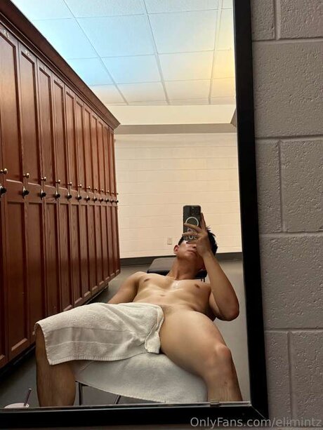 Nacktes geleaktes OnlyFans-Foto von Elimintz