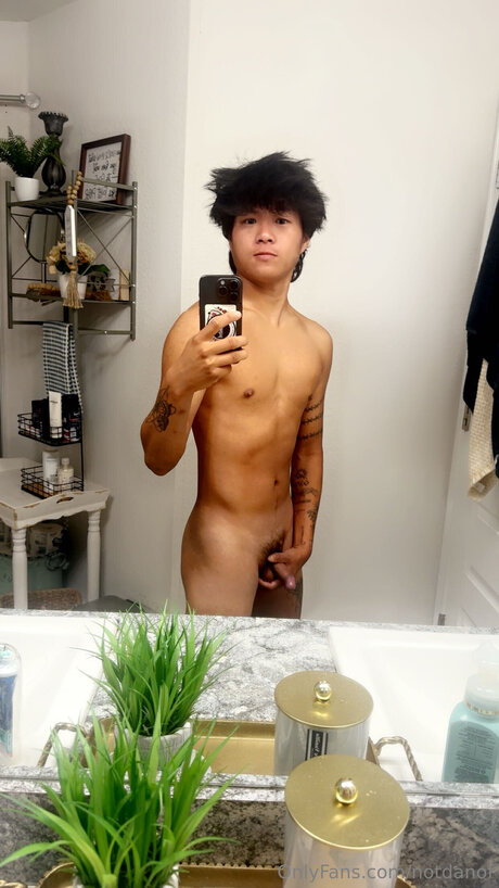 Nacktes geleaktes OnlyFans-Foto von Notdanof