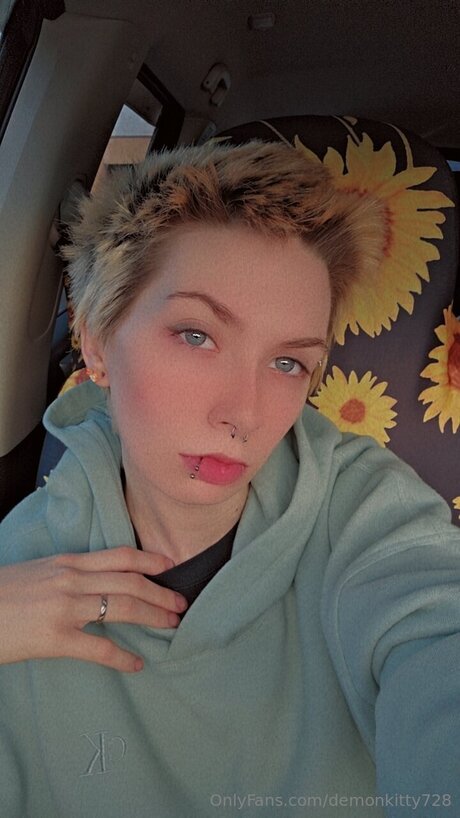 Nacktes geleaktes OnlyFans-Foto von Demonkitty728