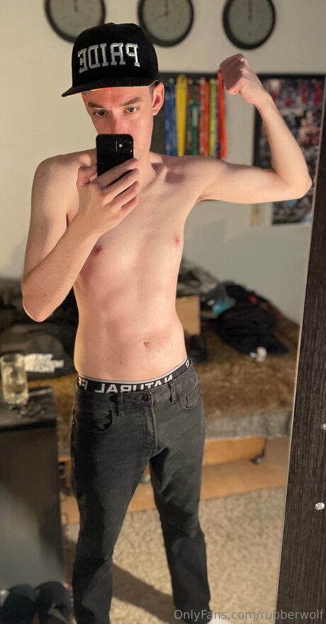 Nacktes geleaktes OnlyFans-Foto von Rubberwolf