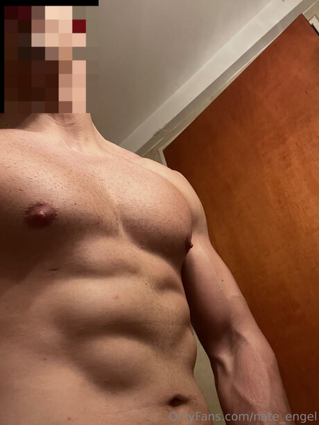 Nacktes geleaktes OnlyFans-Foto von Nate Engel