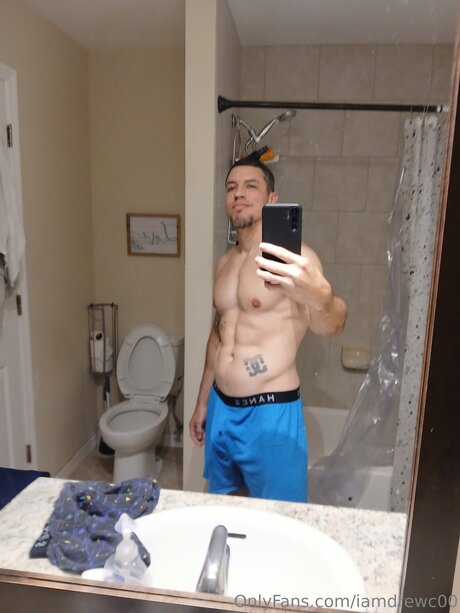 Nacktes geleaktes OnlyFans-Foto von Iamdrewc00
