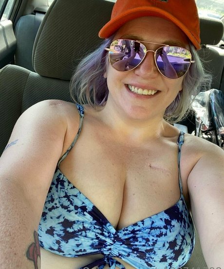 Nacktes geleaktes OnlyFans-Foto von Roxanneandmaxswingers