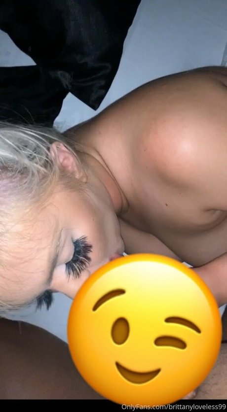 Nacktes geleaktes OnlyFans-Foto von Throatbabyjessica