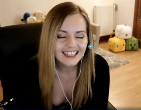 Nacktes geleaktes OnlyFans-Foto von Suzy Lu