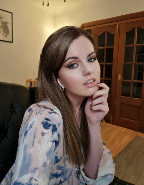 Nacktes geleaktes OnlyFans-Foto von Suzy Lu