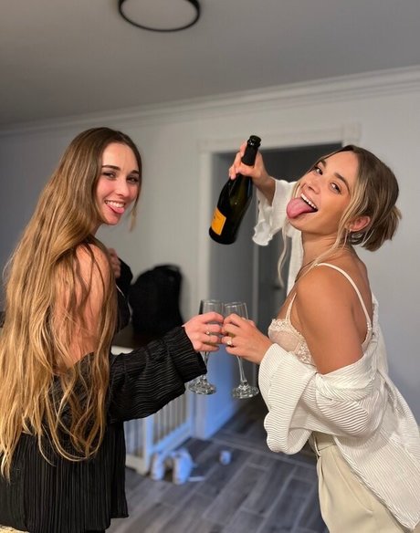 Nacktes geleaktes OnlyFans-Foto von Natalie Decker