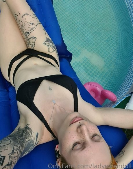 Nacktes geleaktes OnlyFans-Foto von Ladyelvendoll