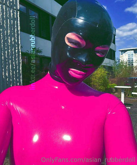 Nacktes geleaktes OnlyFans-Foto von Asianrubberdoll
