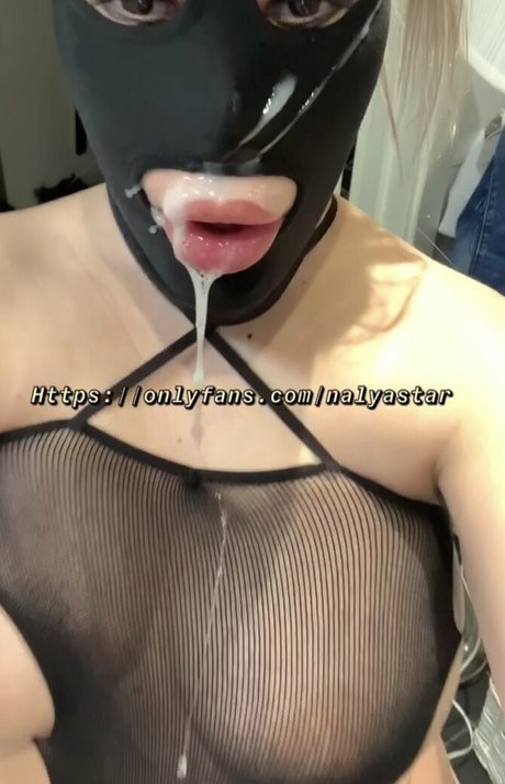 Nacktes geleaktes OnlyFans-Foto von Nalyastarfree