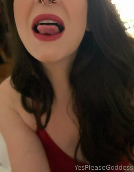 Nacktes geleaktes OnlyFans-Foto von Yespleasegoddessof