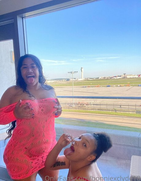 Nacktes geleaktes OnlyFans-Foto von Bonniexclyde18