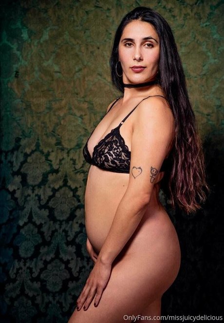Nacktes geleaktes OnlyFans-Foto von Ladyjuicybrunette