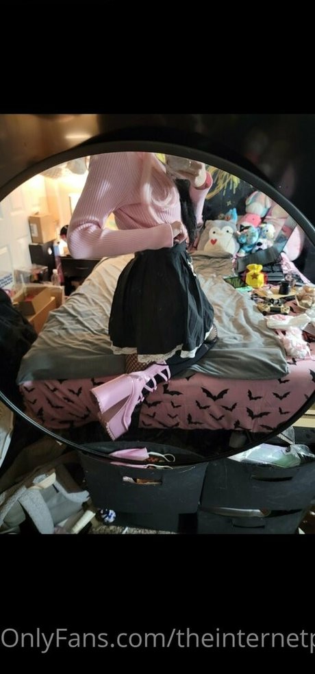 Nacktes geleaktes OnlyFans-Foto von Theinternetpet