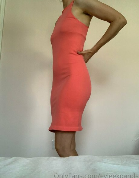Nacktes geleaktes OnlyFans-Foto von Evieexpands