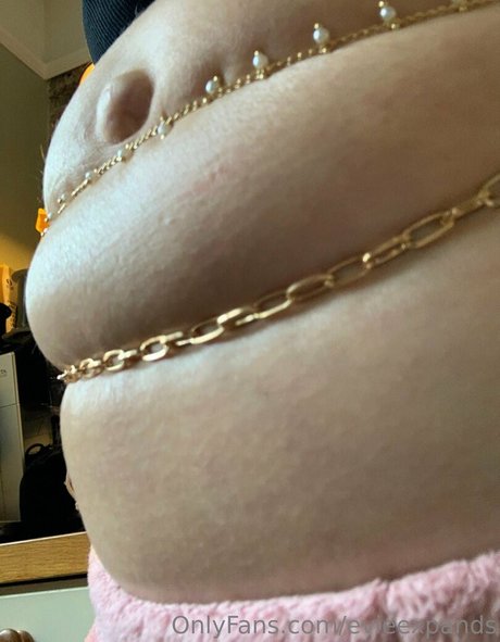 Nacktes geleaktes OnlyFans-Foto von Evieexpands