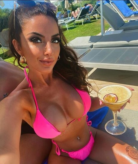 Nacktes geleaktes OnlyFans-Foto von Kayleigh Rose Dematos