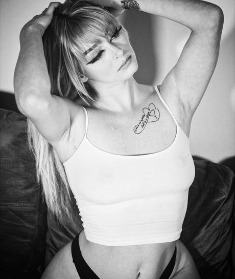 Nacktes geleaktes OnlyFans-Foto von Queenjazlyn