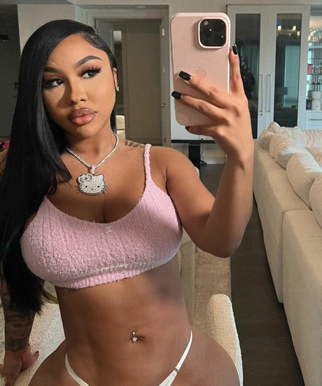 Nacktes geleaktes OnlyFans-Foto von Ari Fletcher