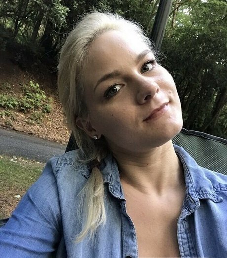 Nacktes geleaktes OnlyFans-Foto von Lisey Sweet