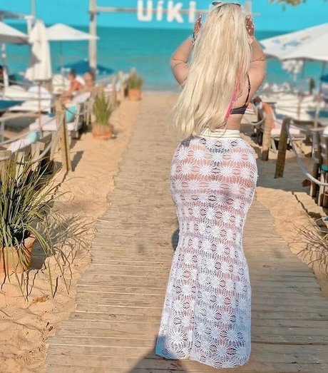 Nacktes geleaktes OnlyFans-Foto von Larissa Rovetta