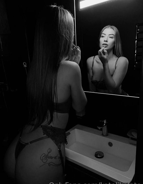 Nacktes geleaktes OnlyFans-Foto von Katelikefate