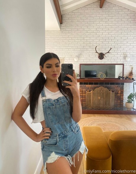 Nacktes geleaktes OnlyFans-Foto von Nicolethorne