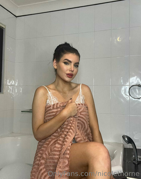Nacktes geleaktes OnlyFans-Foto von Nicolethorne