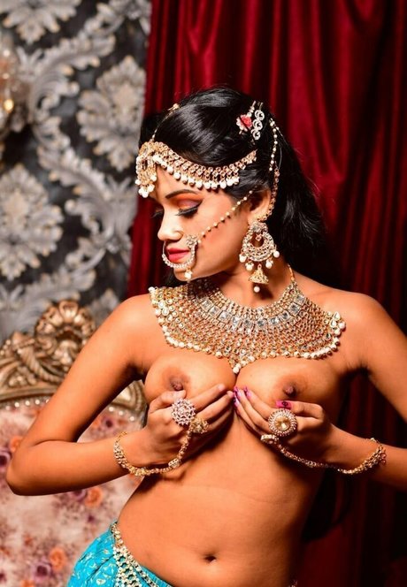 Nacktes geleaktes OnlyFans-Foto von Amaira Roy