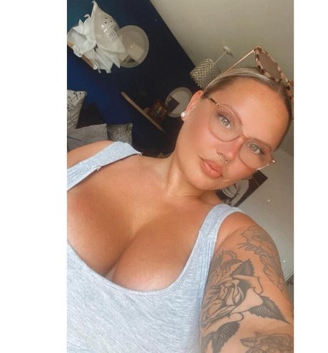 Nacktes geleaktes OnlyFans-Foto von Roxanne Collacott