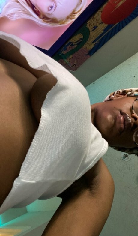 Nacktes geleaktes OnlyFans-Foto von Kimaybe