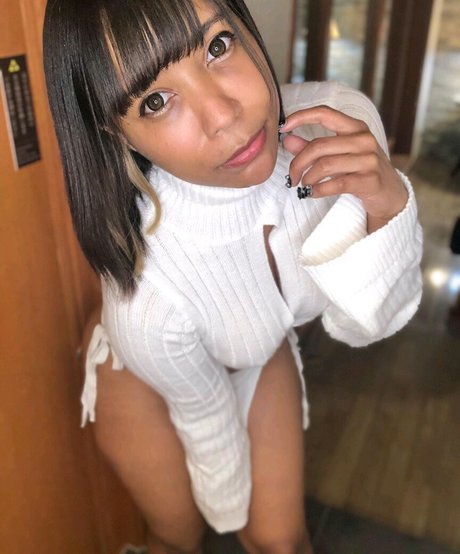 Nacktes geleaktes OnlyFans-Foto von Arijapan